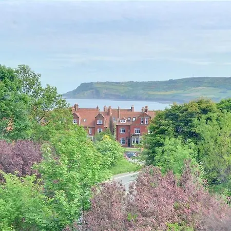 Holiday Larissa * Robin Hood's Bay